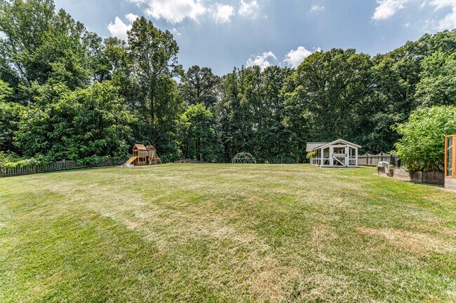 Building Photo - 5090 Hazel Ferguson Dr