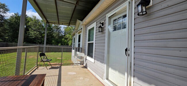 Building Photo - 2571 Lee Turner Rd