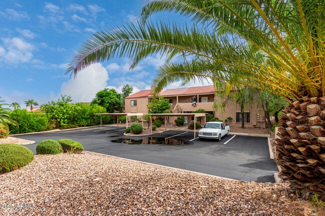 Building Photo - 13627 N Hamilton Dr