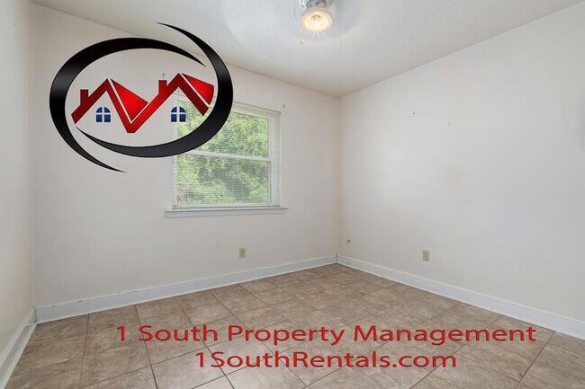 Building Photo - 7470 Moffett Rd