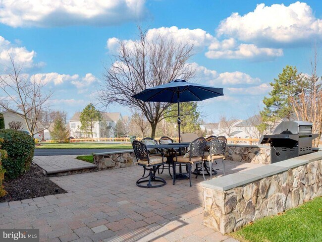 Building Photo - 23152 Evergreen Ridge Dr