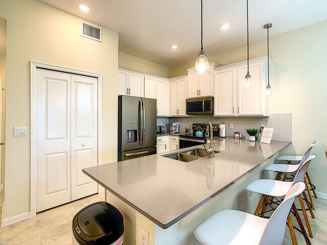 Building Photo - 705 Ocean Course Ave