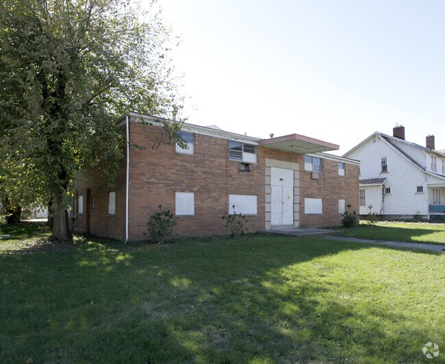 Building Photo - 1671 E Livingston Ave