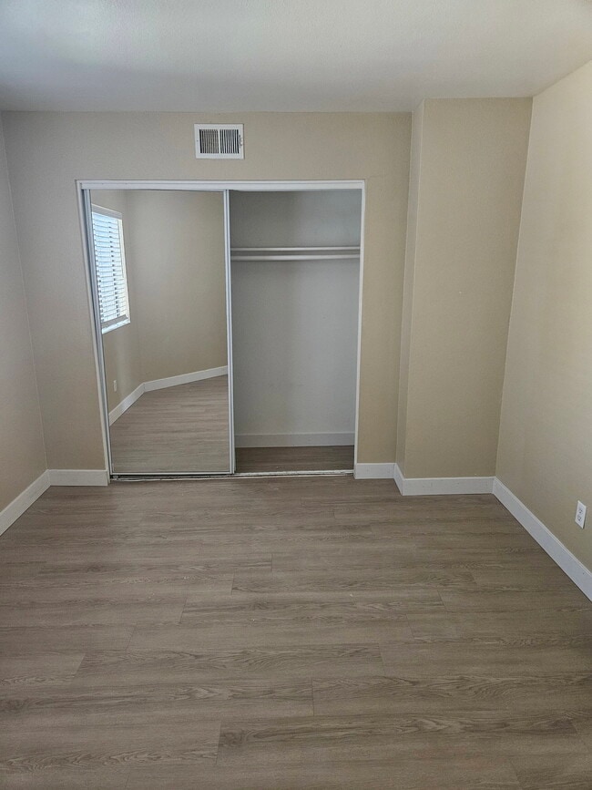 Building Photo - 835 N Granite Reef Rd