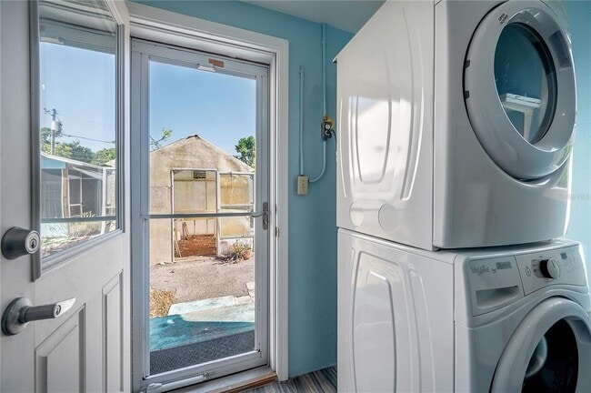 Building Photo - 3811 44th Ave N