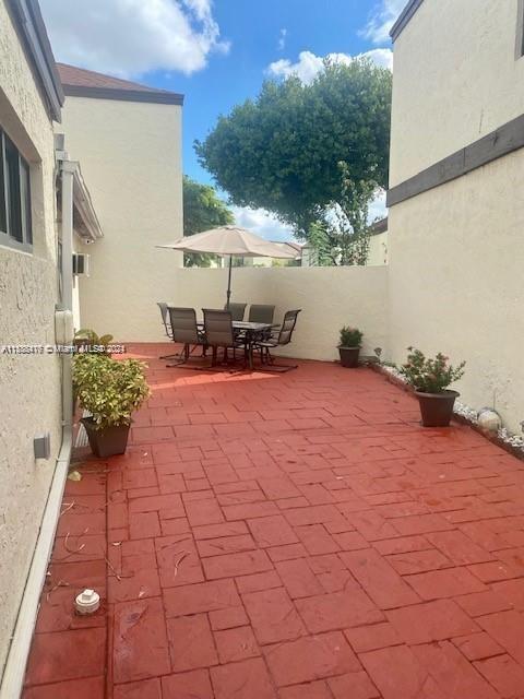 Building Photo - 555 NW 99th Pl