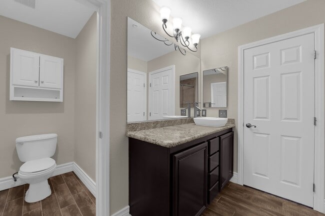 Building Photo - Beautiful Two bedroom 2 1/2 bath