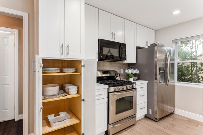 Building Photo - 1043 Grand Jct Dr