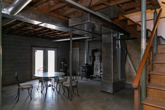 Building Photo - 5156 Mineral Springs Mountain Ave