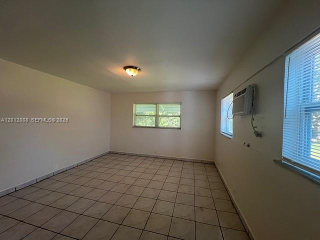 Building Photo - 4548 SW 33rd Ave
