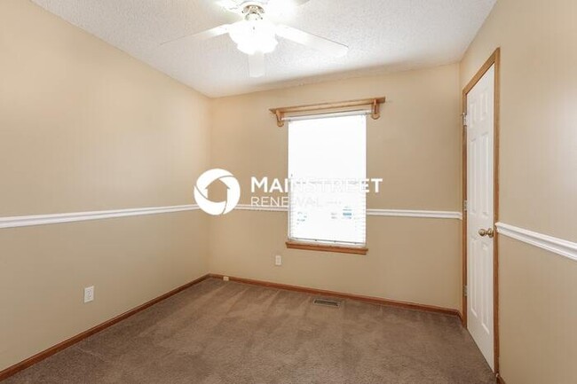 Building Photo - 18412 E Blackhawk Trail