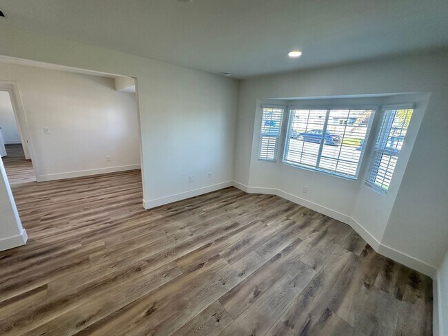 Building Photo - 5112 Tipton St