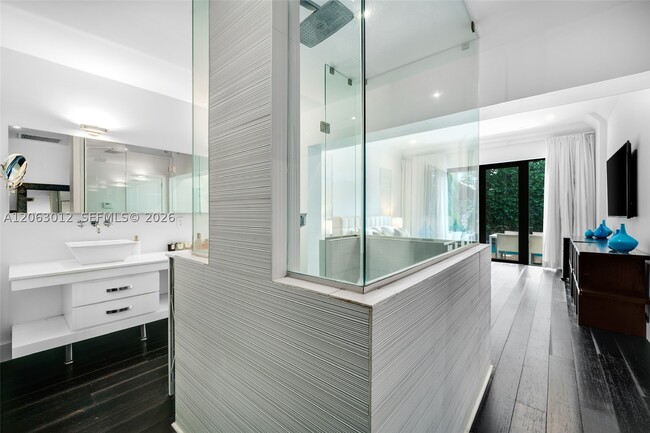 Building Photo - 110 3rd San Marino Terrace