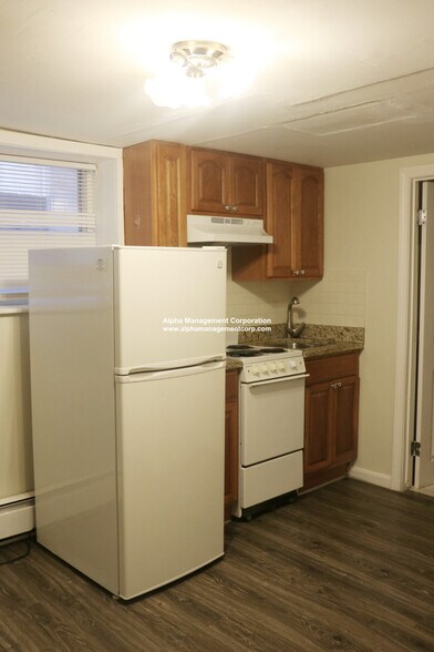 Building Photo - 10 Wait St