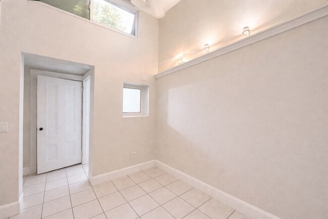 Building Photo - 21 Fayette St