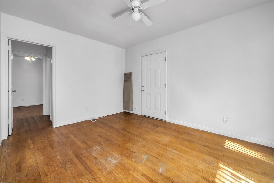 Building Photo - 1440 Manhattan Beach Blvd