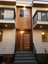 Building Photo - 10538 Draper Ave