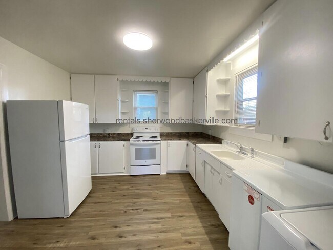 Building Photo - 504 E Atlantic St