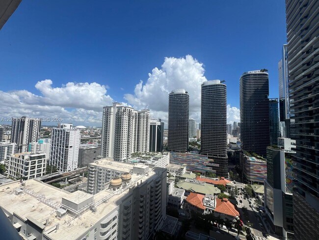 Building Photo - 1100 S Miami Ave