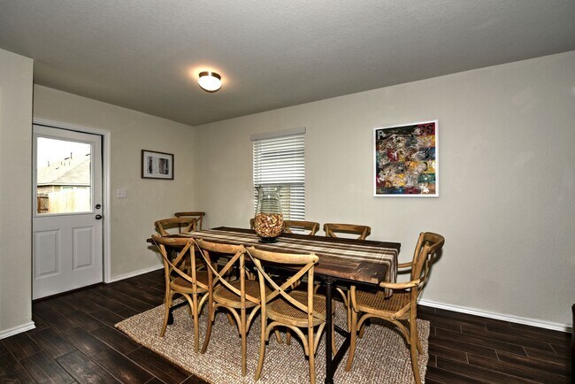 Building Photo - 7807 Cottonwood Ridge
