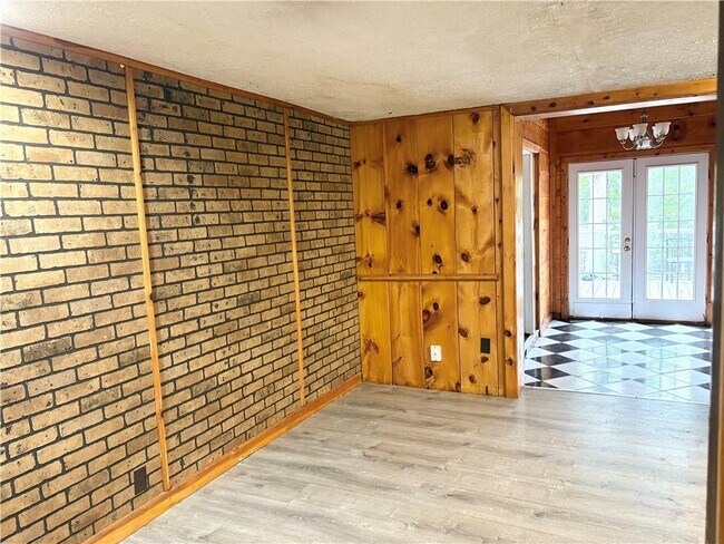 Building Photo - 368 White Pine Crossover