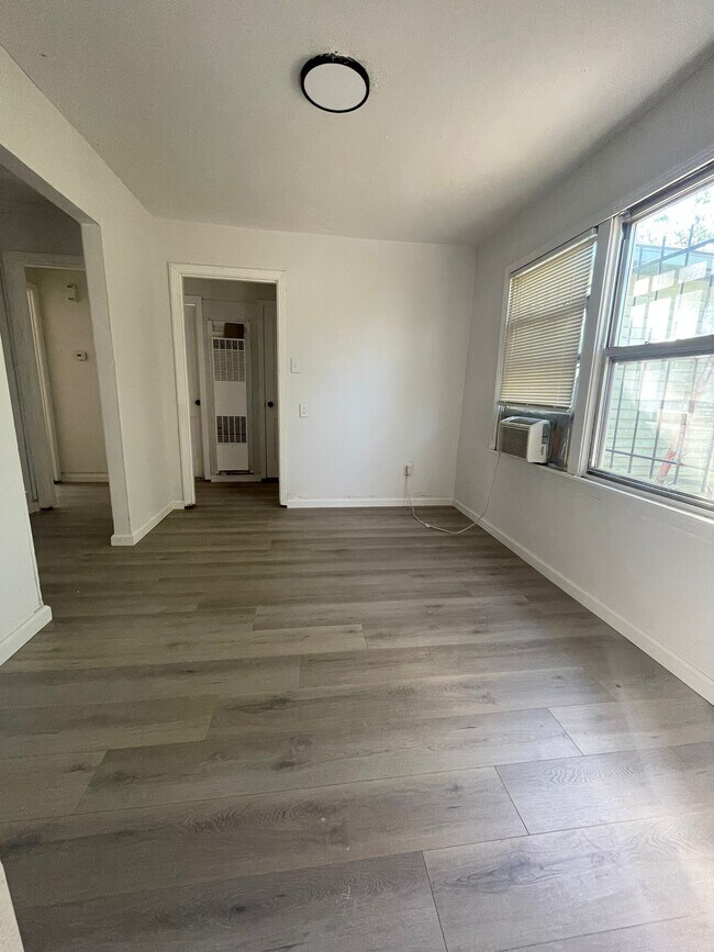 Building Photo - 7722 Darnay Dr