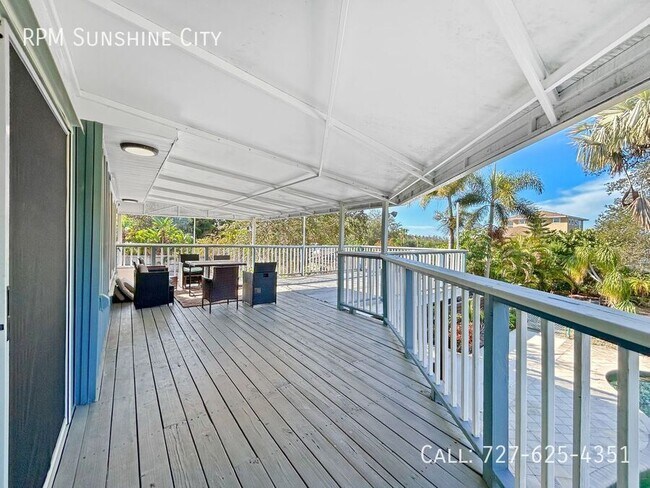 Building Photo - 3033 Pineview Dr