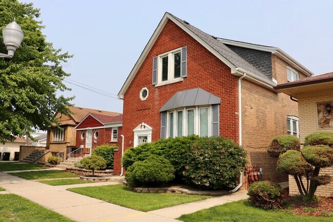 Primary Photo - 5938 W 64th St