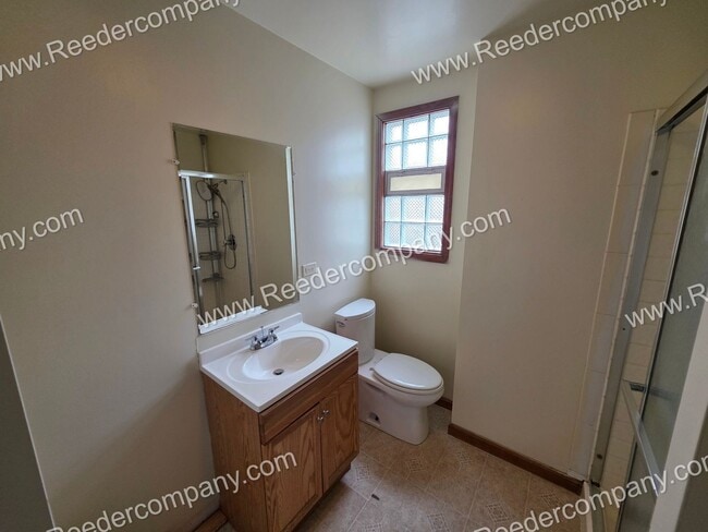 Building Photo - Spacious 3 bedroom 1 bathroom house in Hammond