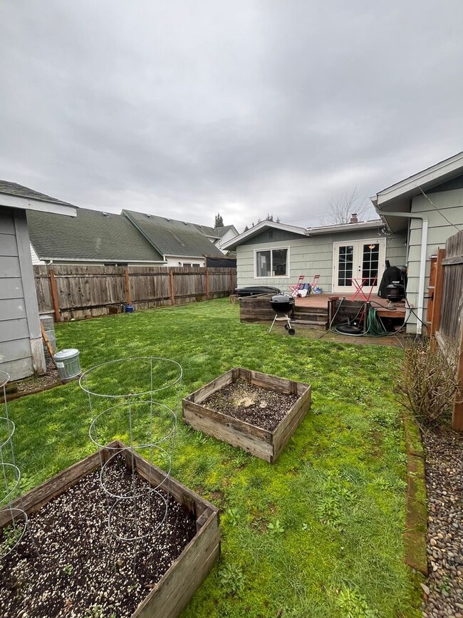 Building Photo - 4-Bedroom 3-Bathroom Home in Springfield