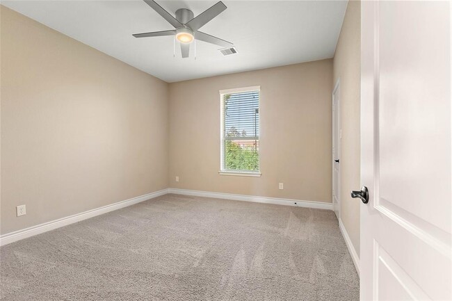 Building Photo - 68 Daffodil Meadow Pl