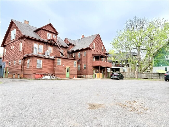 Building Photo - 936 Monroe Ave