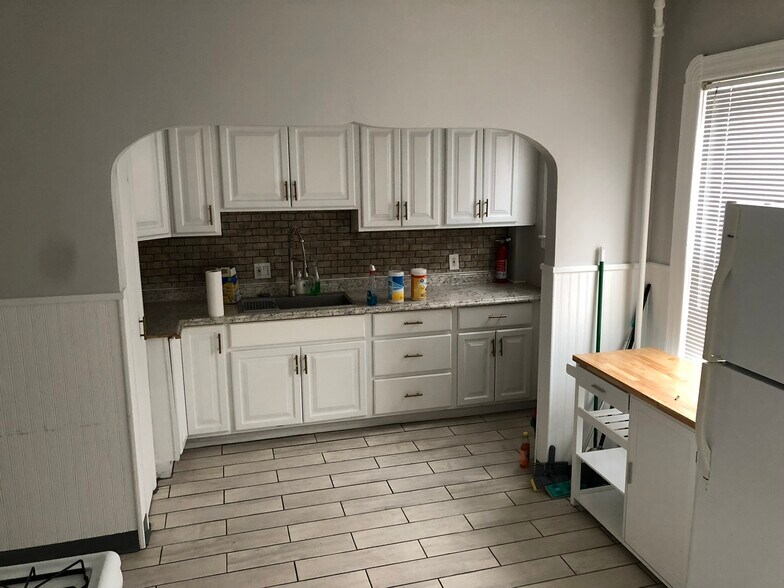 Kitchen - 22 Woonasquatucket Ave