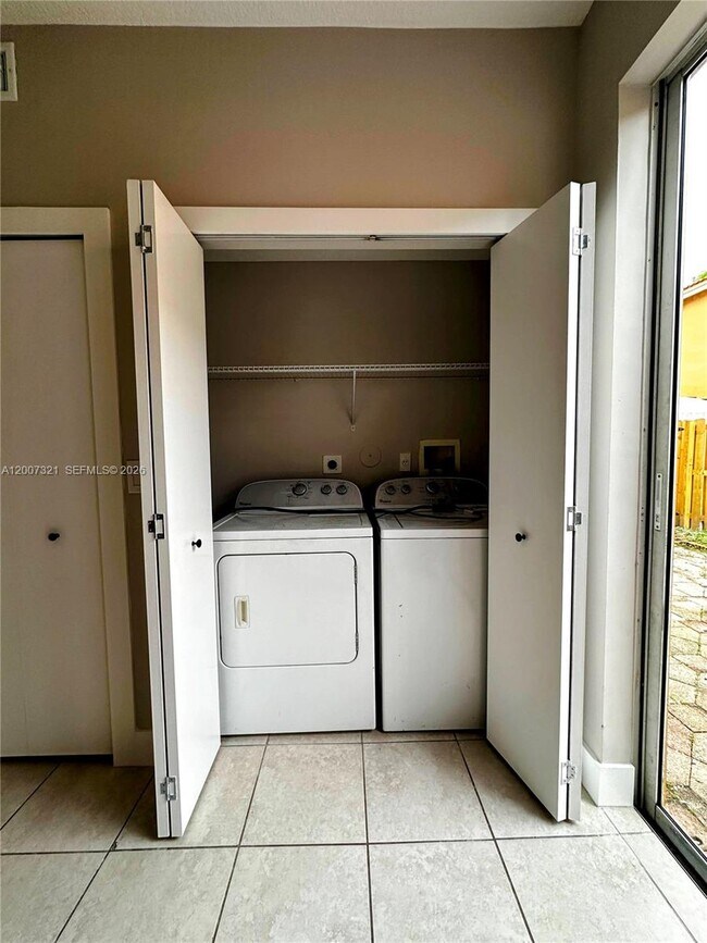 Building Photo - 8445 NW 140th Terrace