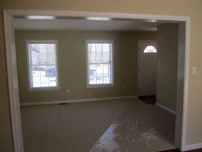 Quality wood trim throughout - 131 Whisper Ridge Dr