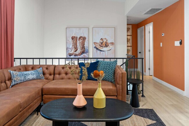 Building Photo - 4530 W Paradise Dr