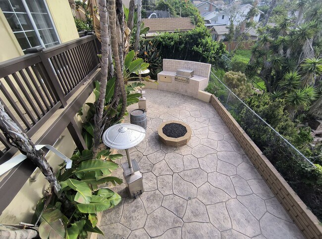 Building Photo - Upgraded Two Story Home - Bay Ho - View Lot - Central AC