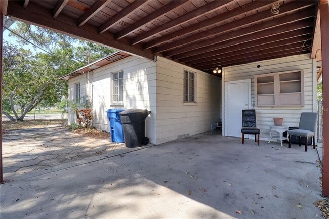 Building Photo - 4845-4825 25th Ave N