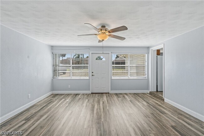 Building Photo - 4220 Deleon St