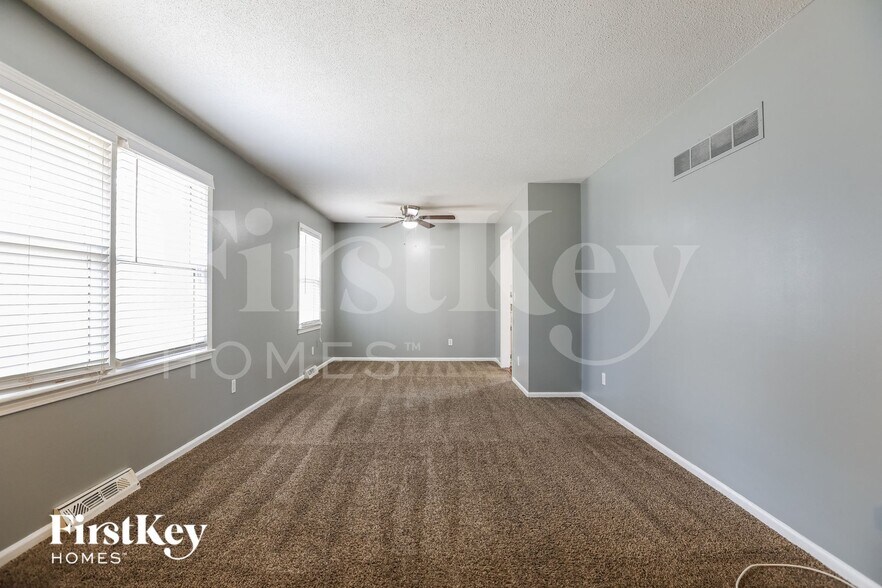 Building Photo - 9000 N Grand Ave