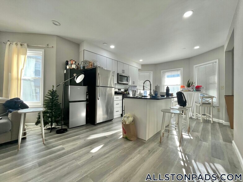 Building Photo - 66 Quint Ave