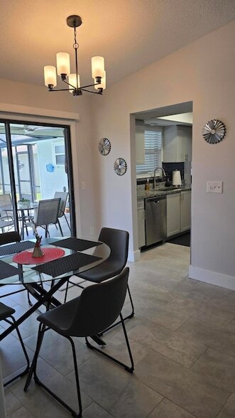 Building Photo - 670 Nobles St