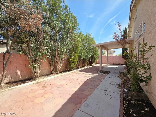 Building Photo - 9726 Tomorrow Ct