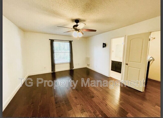 Building Photo - 4112 Hollister Pl