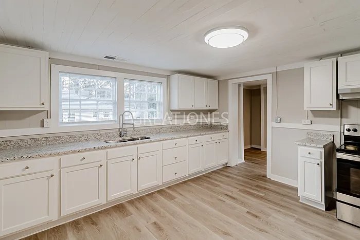 Building Photo - 225 Virginia Dr