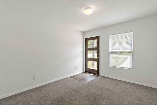 Building Photo - 264 Pin Oak
