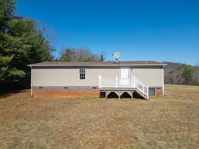Building Photo - 3 bed/2 bath House for Rent in Ferrum!