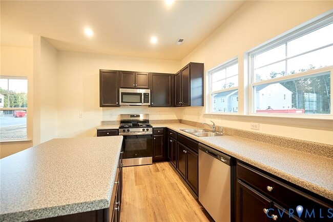 Building Photo - 240 Greenpark Rd