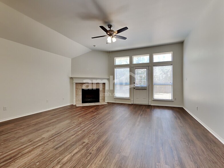 Building Photo - 9020 Saranac Trl