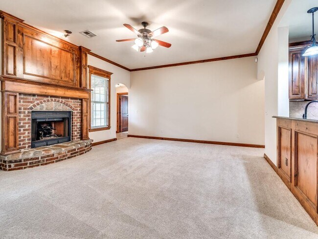 Building Photo - 2121 Mill Creek Way